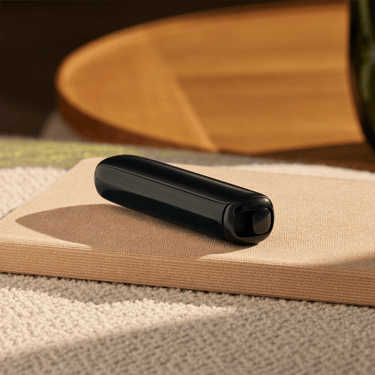 جهاز Ploom AURA Jet Black هو جهاز تدخين ساخن خفي دائمًا معك