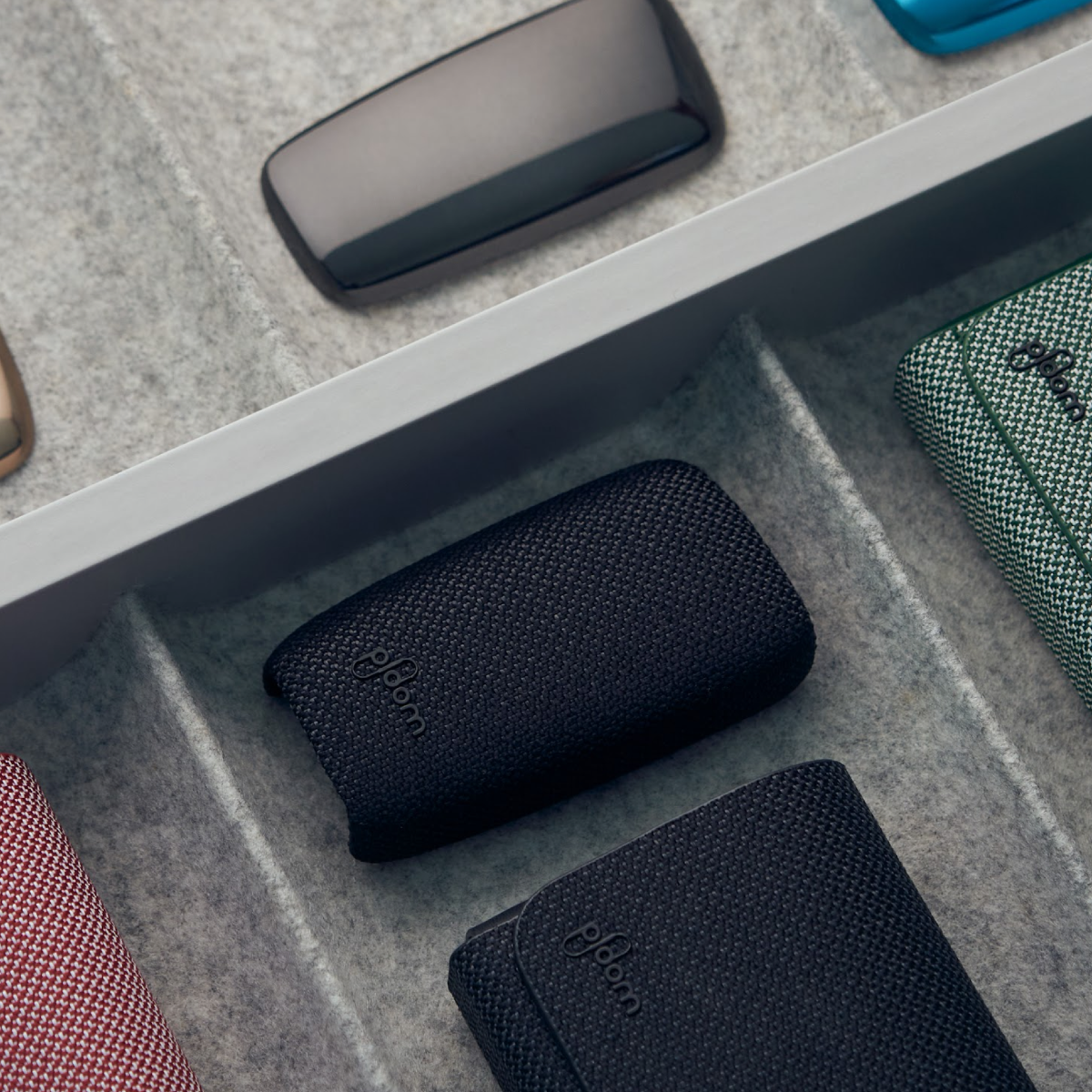 Ploom X Advanced Fabric Back Cover Black Secondary Lifestyle